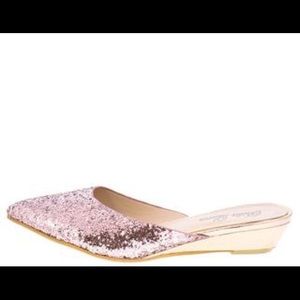 Gorgeous high-class slip on point toe glitter